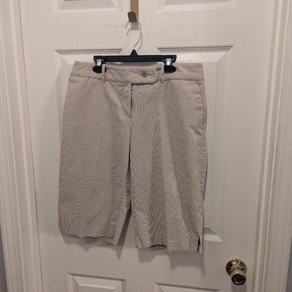 Worthington stretch Bermuda shorts tan & white - size 8 - Picture 1 of 4